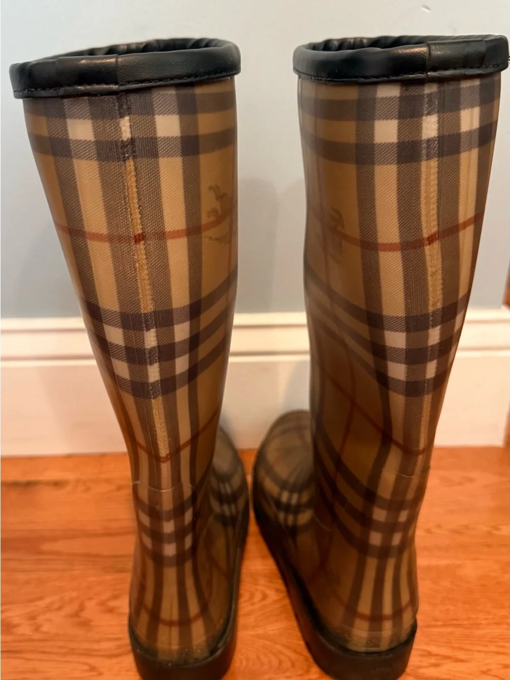 Authentic Burberry Women’s Check Rain Boots EU 38 US 7.5 Tan/Cream